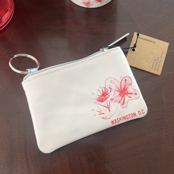 RARE HTF 🌸🌸 Starbucks Card Pouch + $10 Gift Card! Exclusive to Washington D.C. - Picture 2 of 6